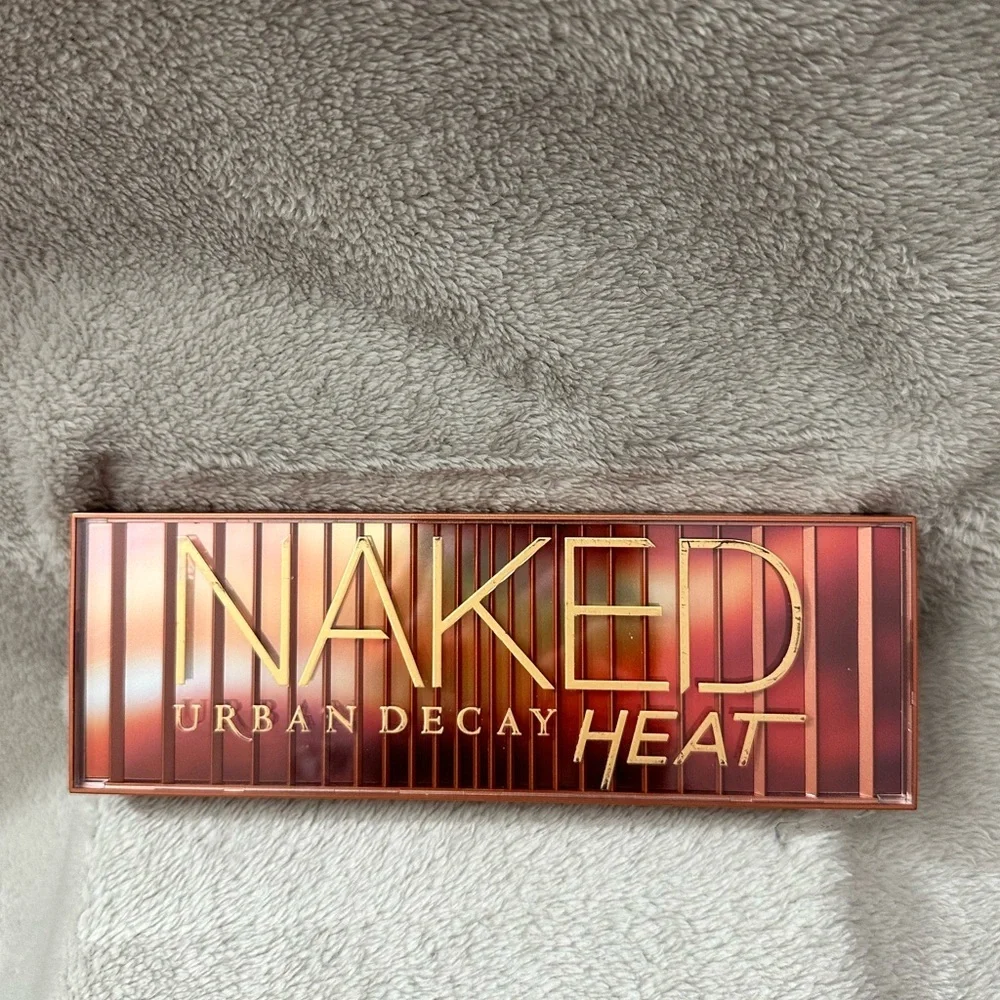 Authentic Urban Decay Naked Heat 12-Shade Eyeshadow Palette - Picture 1 of 16
